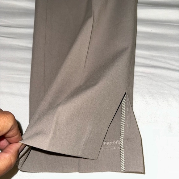 Brunello Cucinelli
Cotton Slim-Fit Cropped Pants - Picture 3 of 6